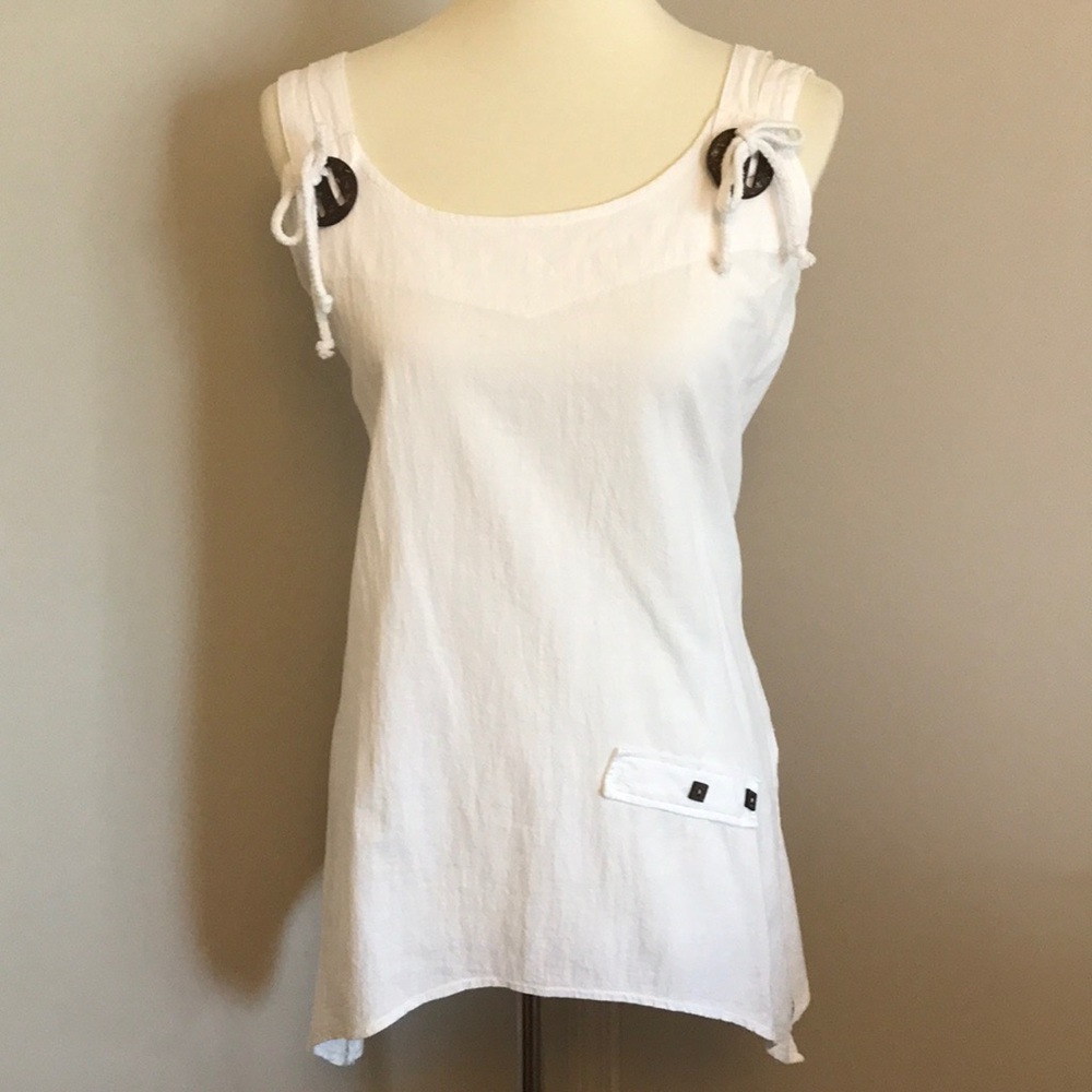 NWOT Blanc du Nil White Top Medium/Large